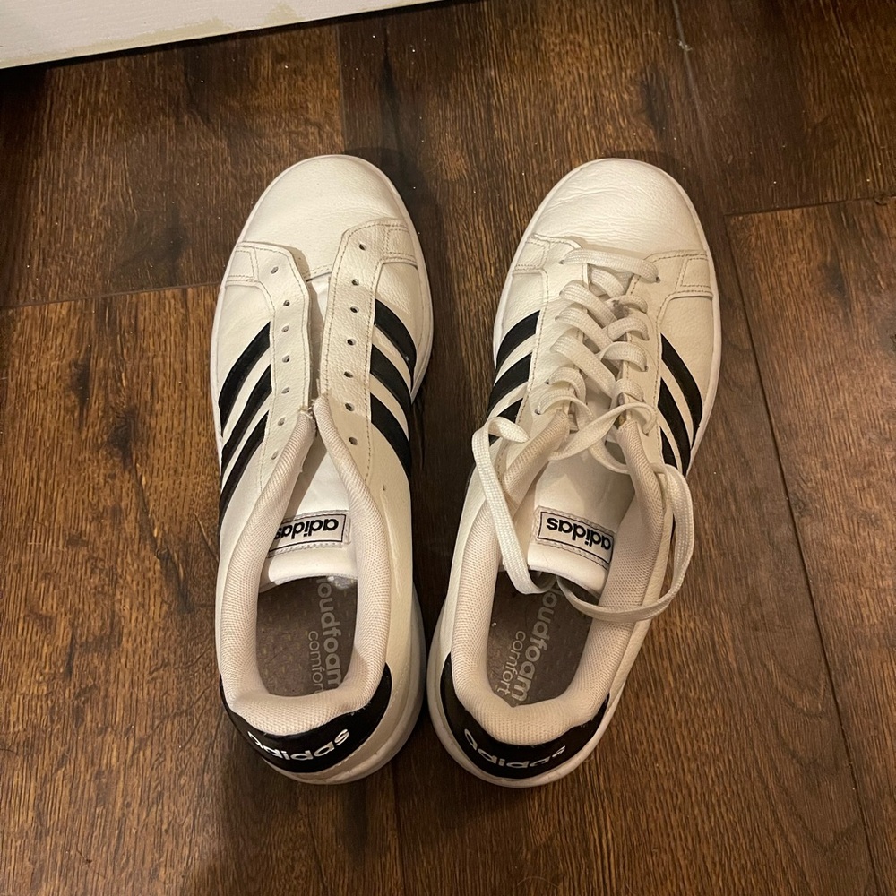 Adidas Sneakers